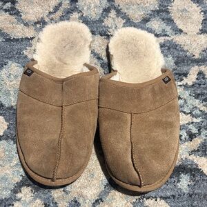 UGG Mens Tan Suede Slippers